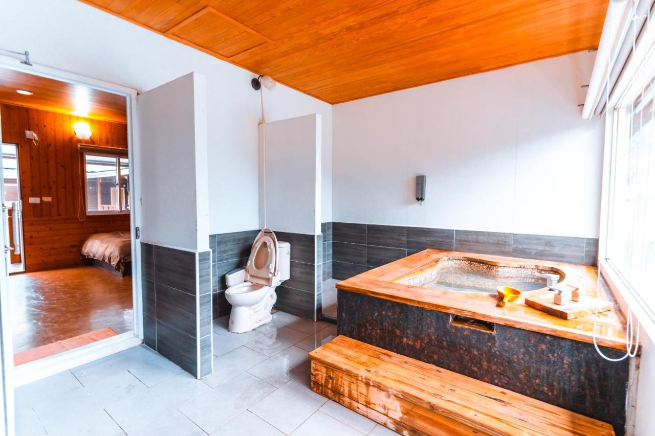 Cdr Hotspring Resort Liugui Exterior photo