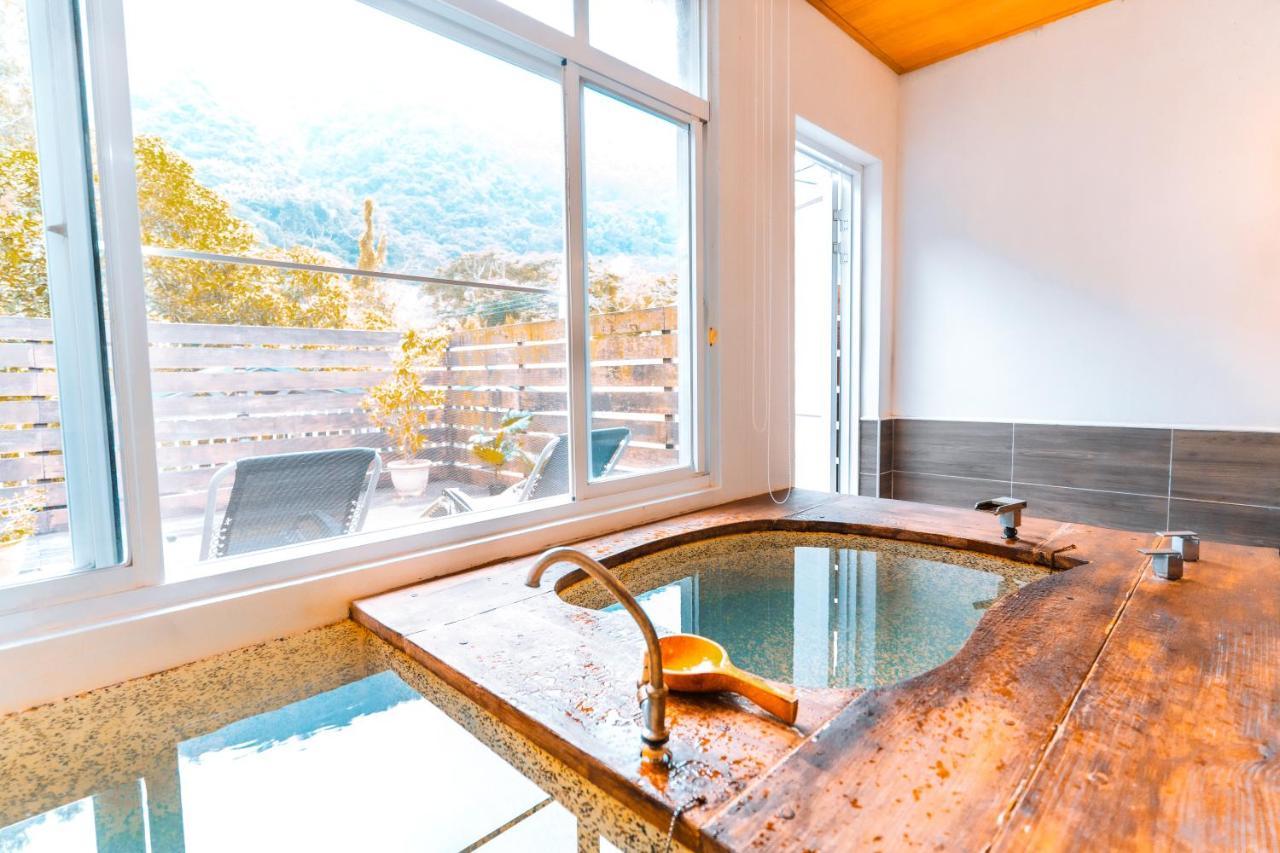 Cdr Hotspring Resort Liugui Exterior photo
